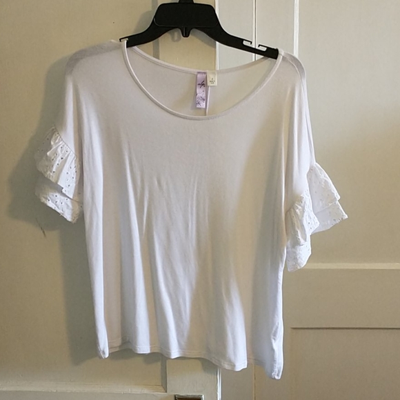 Tops - Picture 6 of 7